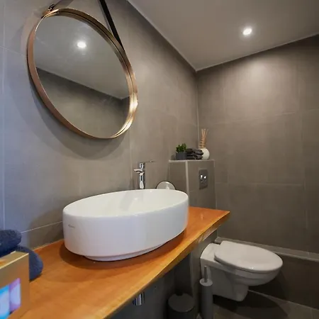 6 Rue Coste Corail * Канны