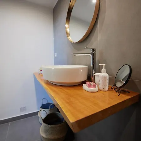 6 Rue Coste Corail *